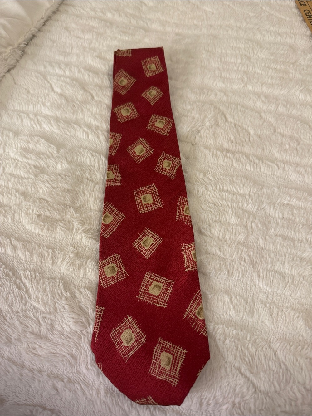 Bugatti Burgundy Tie with Beige Square Motifs
